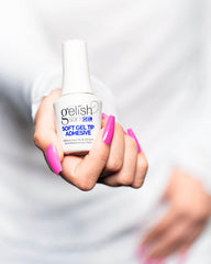 Gelish uñas con gel de larga duración y acabado limpio.
