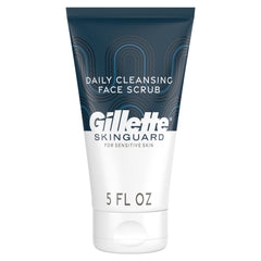 Gillette SkinGuard Face Scrub embalaje externo listo para uso previo al afeitado.