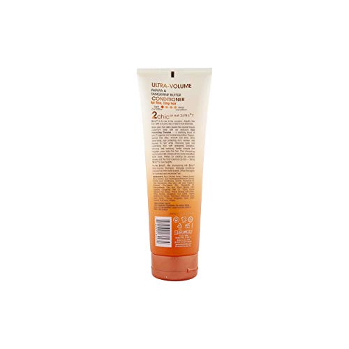 Textura cremosa de Giovanni 2chic ultra-volumen define rizos suavemente.