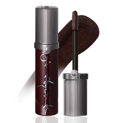 GIRLCULT Brillo Vidrio Labial: brillo claro y aplicación suave para un acabado radiante.