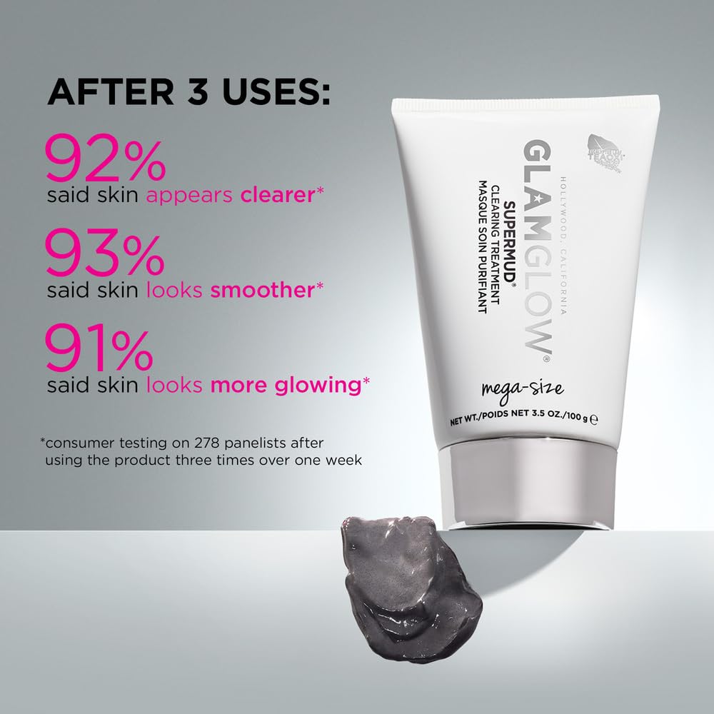 Aplicación de la máscara Glamglow SUPERMUD para limpiar puntos negros y exceso de grasa.