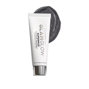 Glamglow SUPERMUD, carbón activado en el bote, purifica poros y controla grasa.