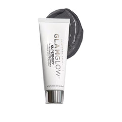 Glamglow SUPERMUD, carbón activado en el bote, purifica poros y controla grasa.