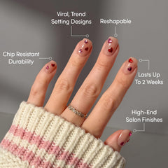Glamnetic Dear Lover acabado brillante, realza las uñas con brillo duradero.