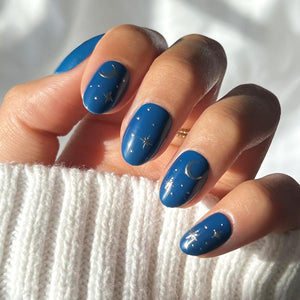 Glamnetic Luna Lovegood uÑas azules con estrellas 3D para look temático