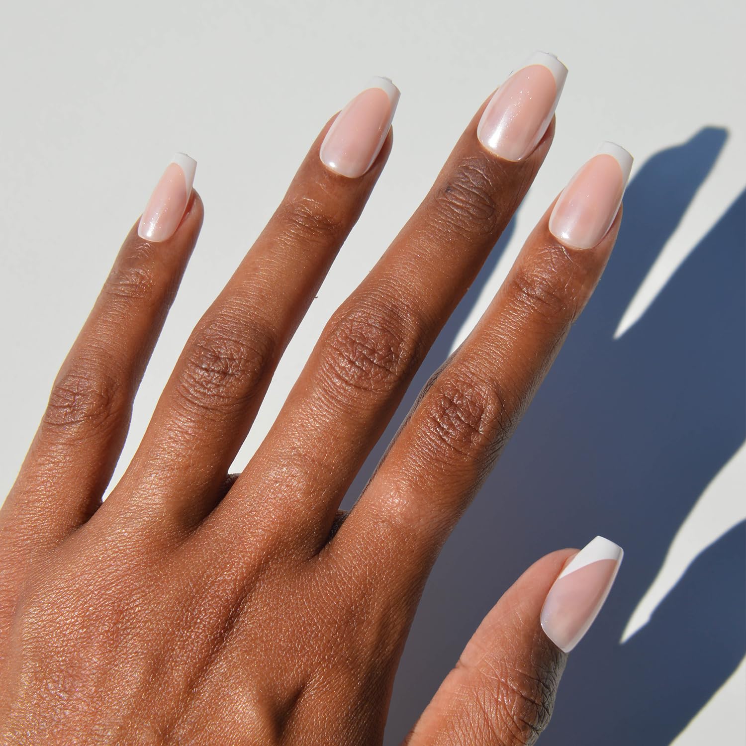 Glamnetic Pearl Glaze: uñas francesas perladas en formato mediano, brillo duradero para diario.