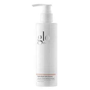 Glo Skin Beauty Hydra-Bright AHA Cleanser: botella con espuma limpia suavemente y brinda frescura.