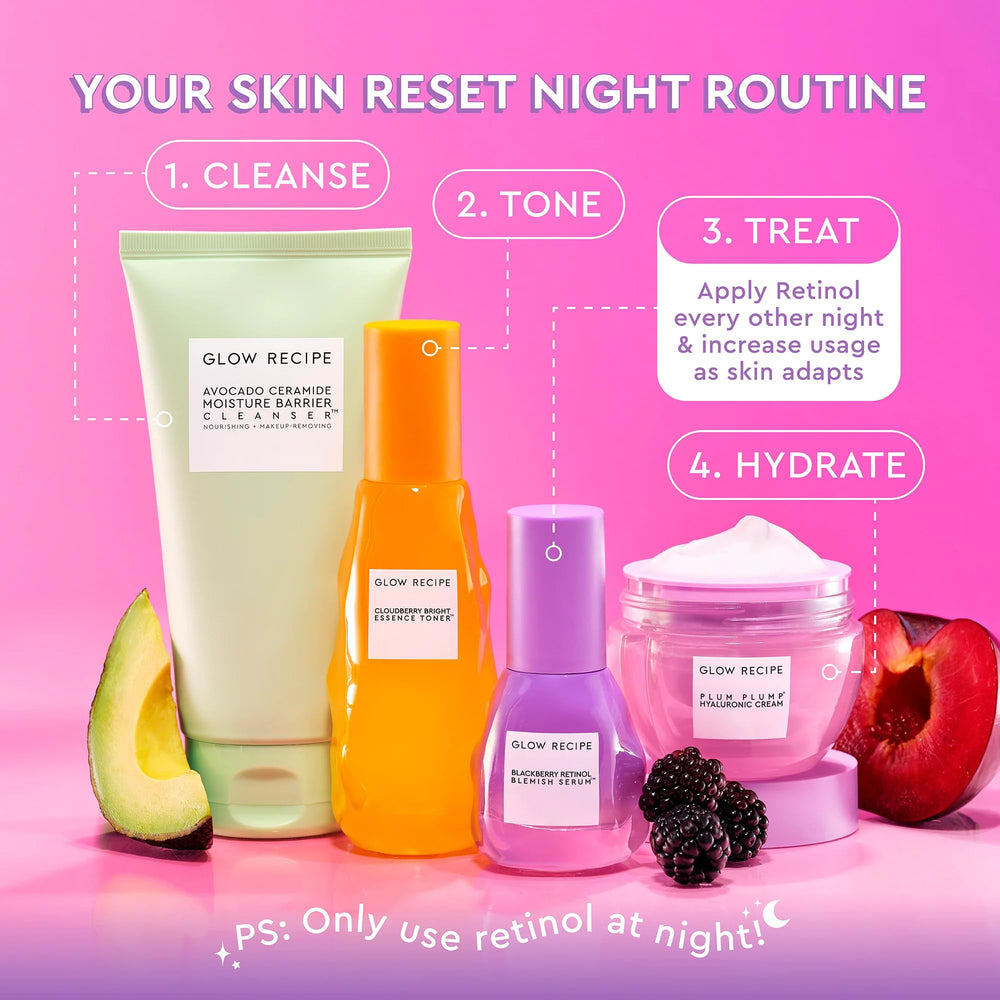 Aplicación en rostro con Glow Recipe, rutina nocturna de cuidado facial.