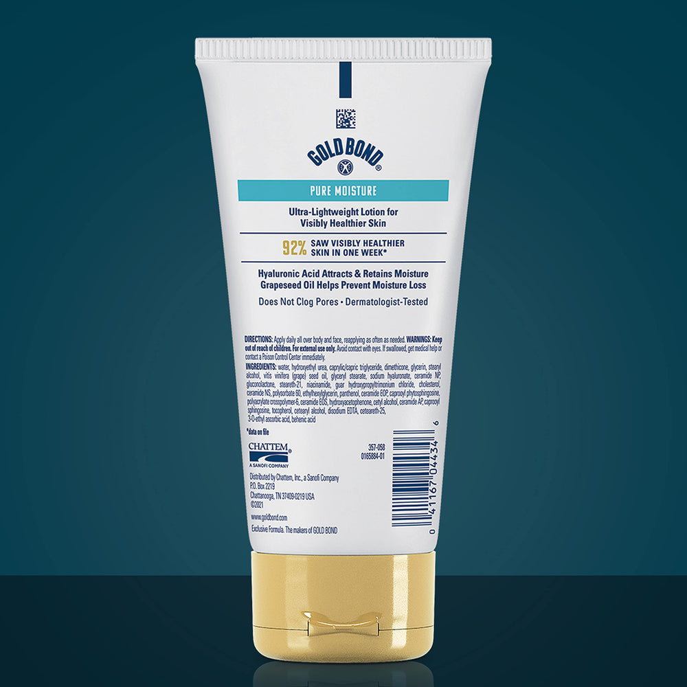 Gold Bond Pure Moisture Lotion, aplicación en la mano para uso diario rápido.