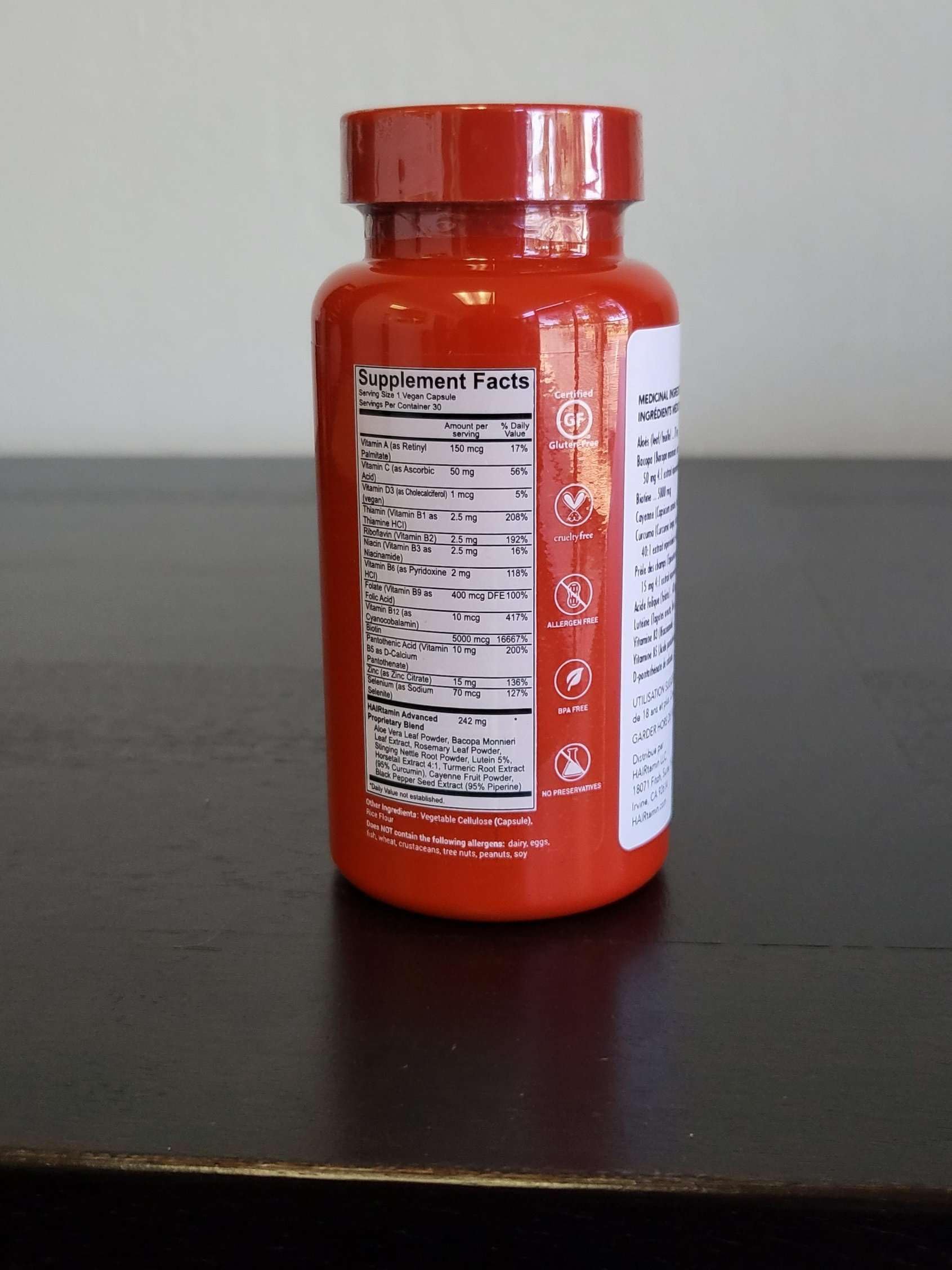 HAIRtamin Advanced Formula: estilo de vida saludable, cabello visible.