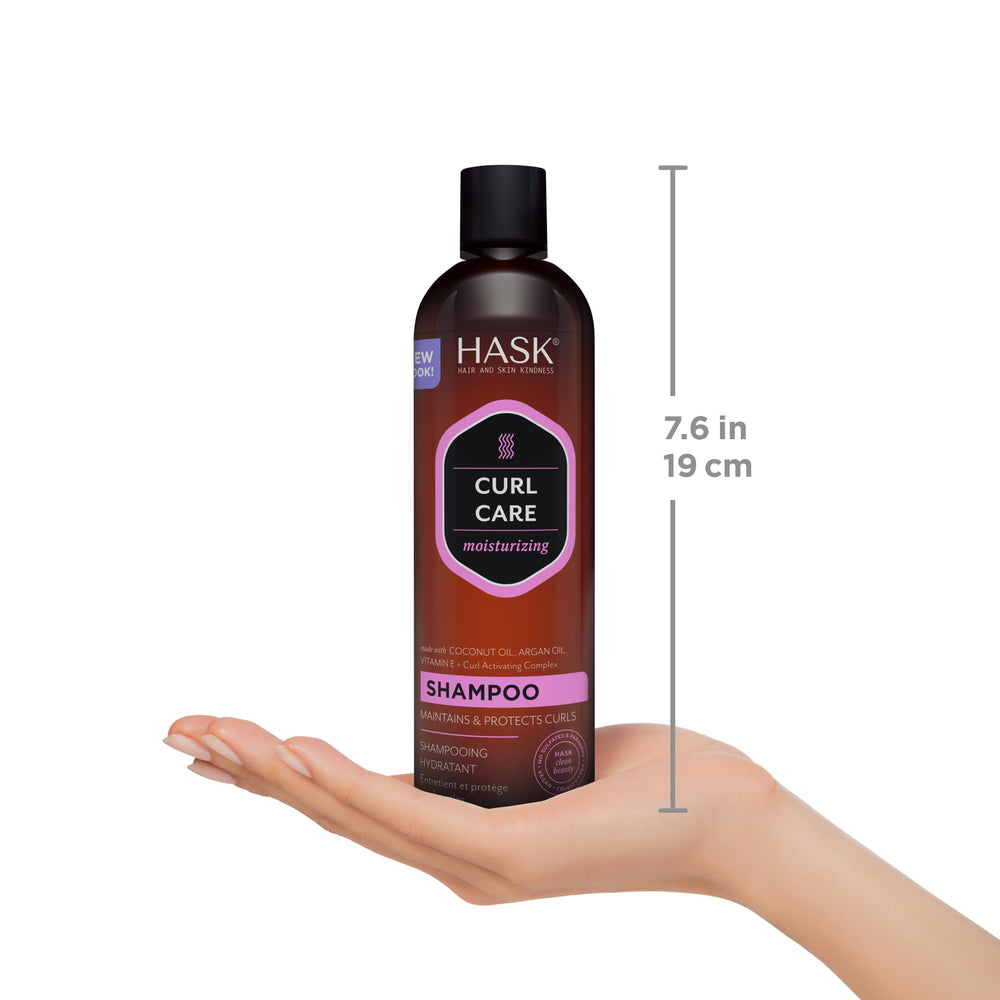 Aplicación suave en las manos para rizos con HASK.