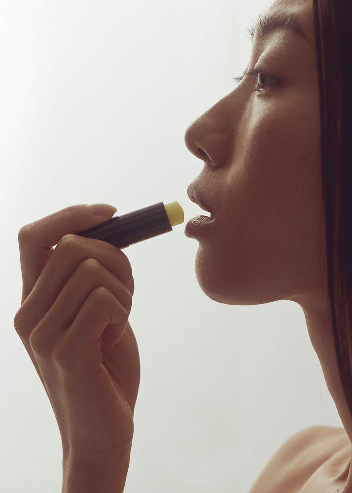 Henné Organics Labial Balm V2 certificado orgánico y libre de crueldad.