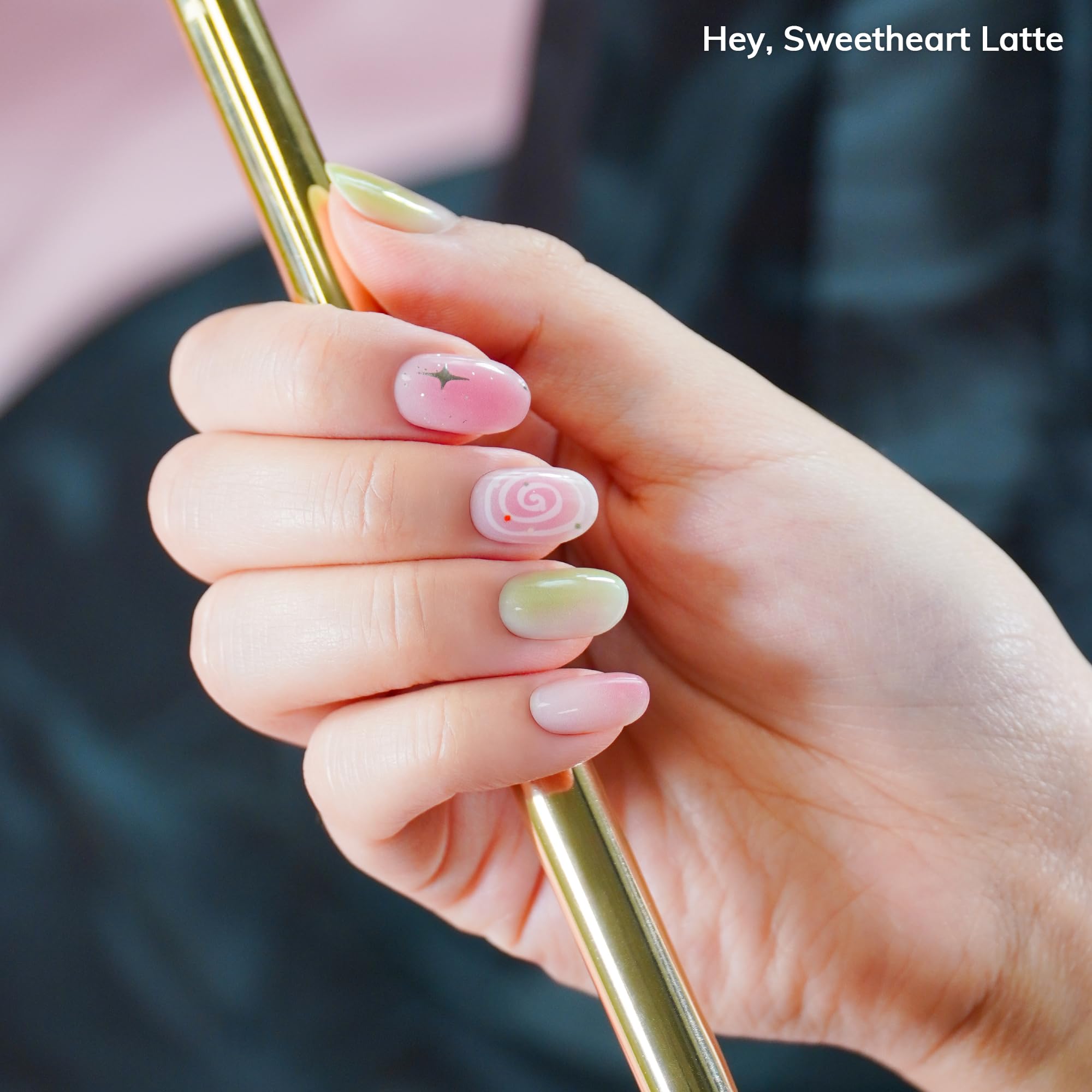 Heyhae: diseño rosa y verde con destellos para uñas glamorosas.