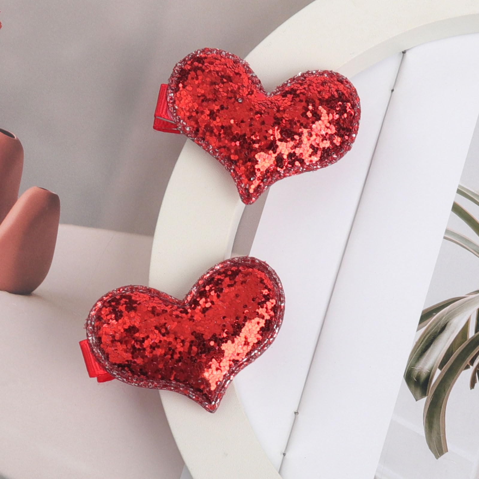 Clip HIFANMM para pelo con corazón rojo y lentejuelas brillantes.