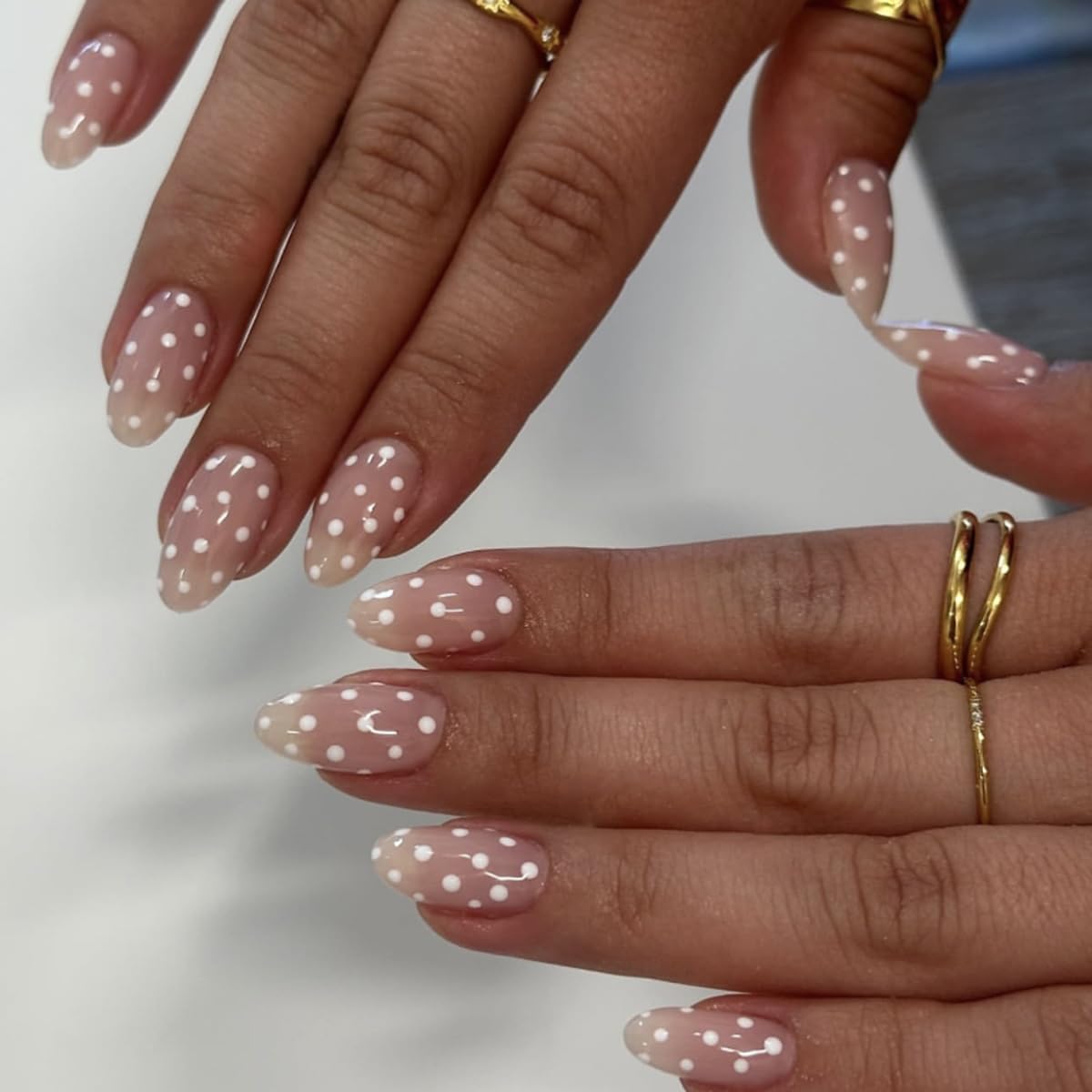 HPYFOI uñas almendra con puntos blancos, diseño de moda para uso diario.