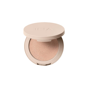 ILIA Lightshift iluminador en crema para un brillo suave y natural.