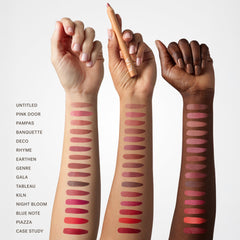 ILIA Lip Sketch Kiln aplicacion suave para labios lisos