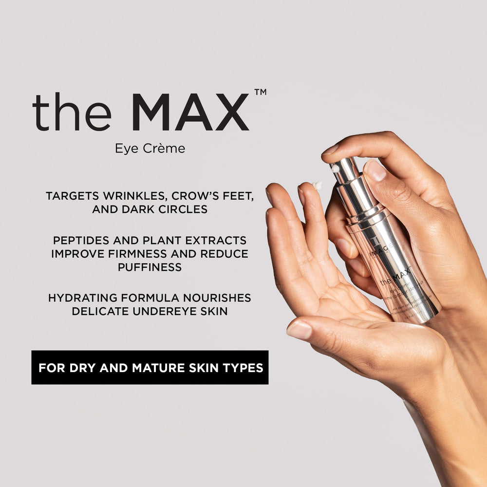 Aplicación suave de IMAGE Skincare The Max Stem Cell Eye Creme para ojos.