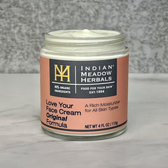 Frasco de 4 oz de Love Your Face para rutina diaria.