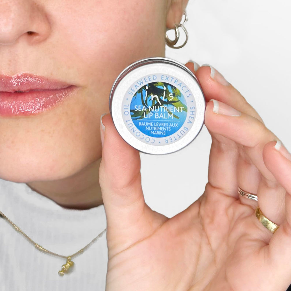 Inis bálsamo labial, aplicación diaria suave para labios hidratados.