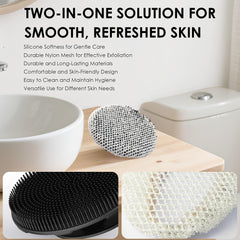INNERNEED cepillo corporal puntas de silicona en primer plano, exfoliación suave.