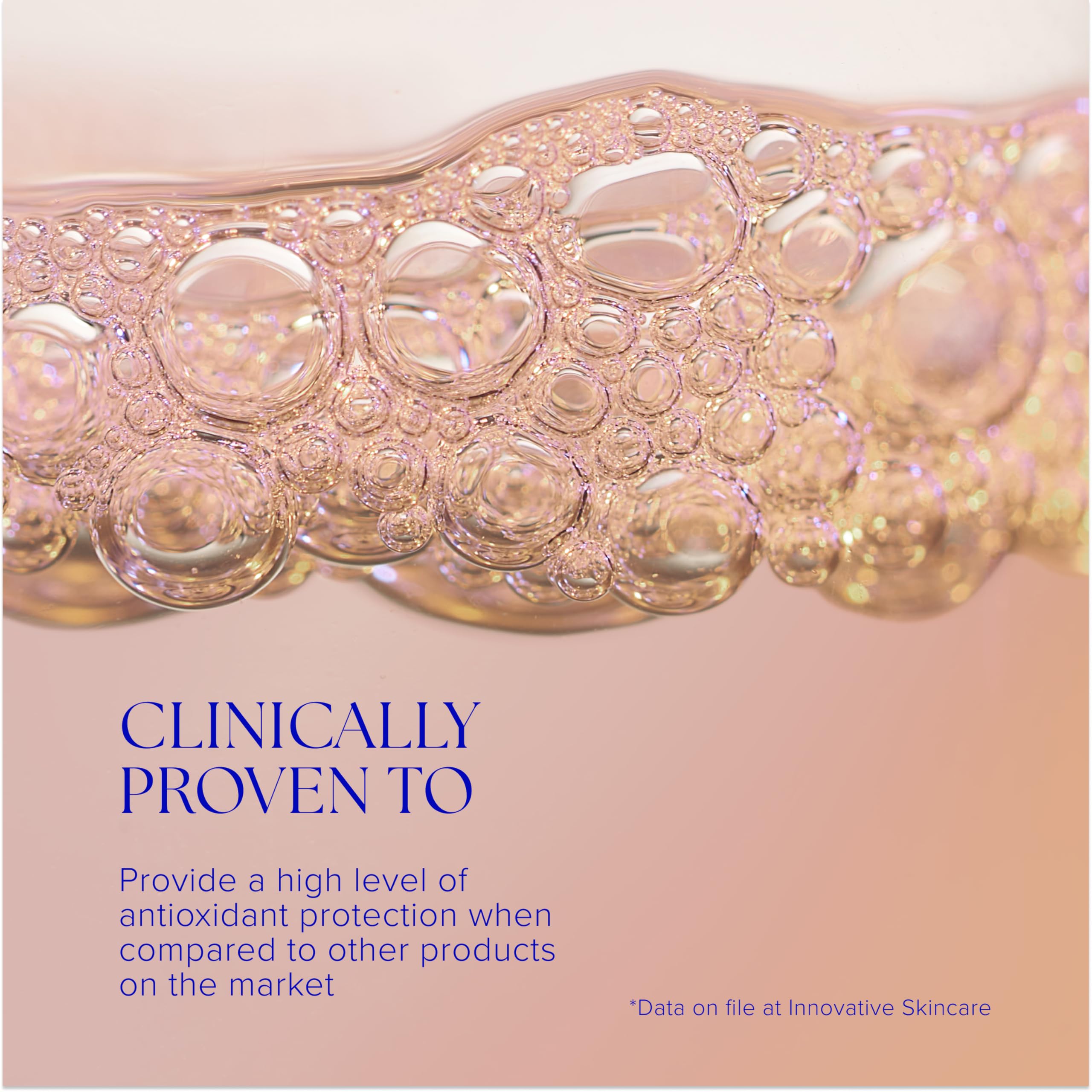 iS CLINICAL Super Serum Advance+ primer plano de piel tras absorción