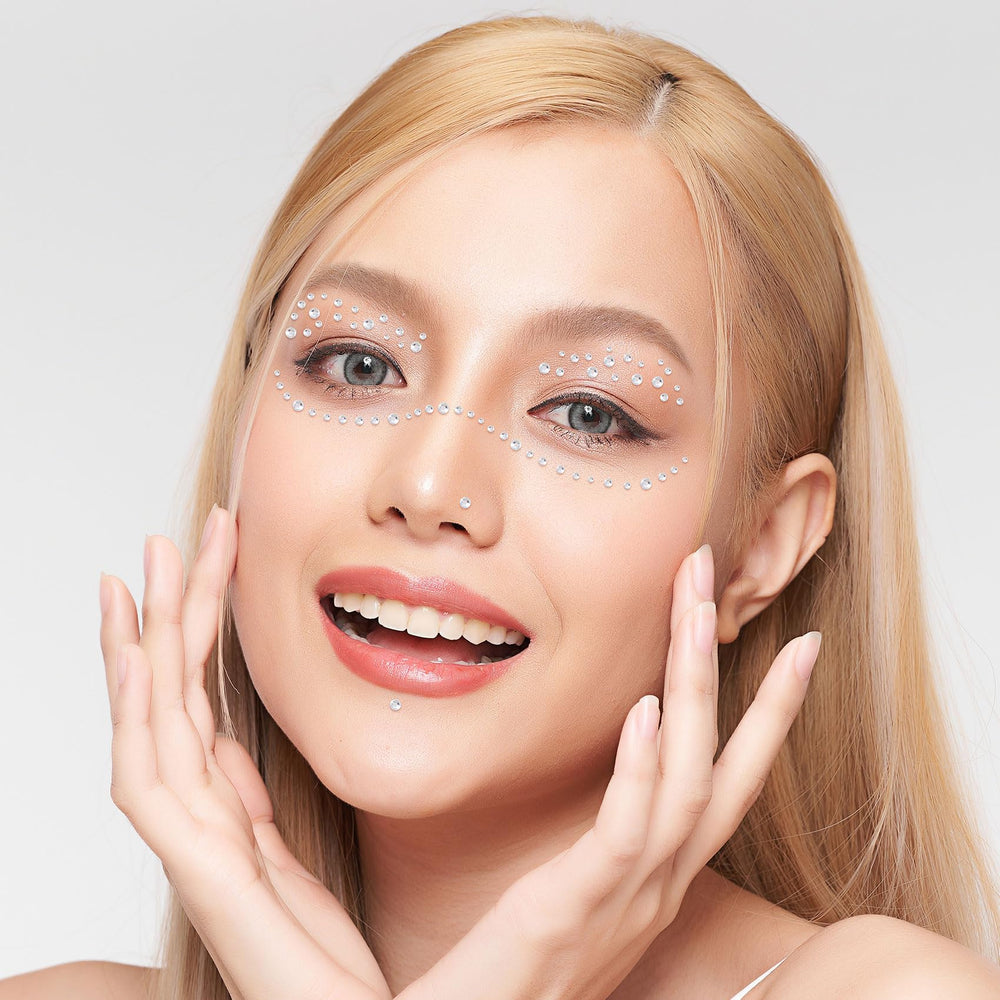 Isslly adornos para pelo y rostro para looks de festival.