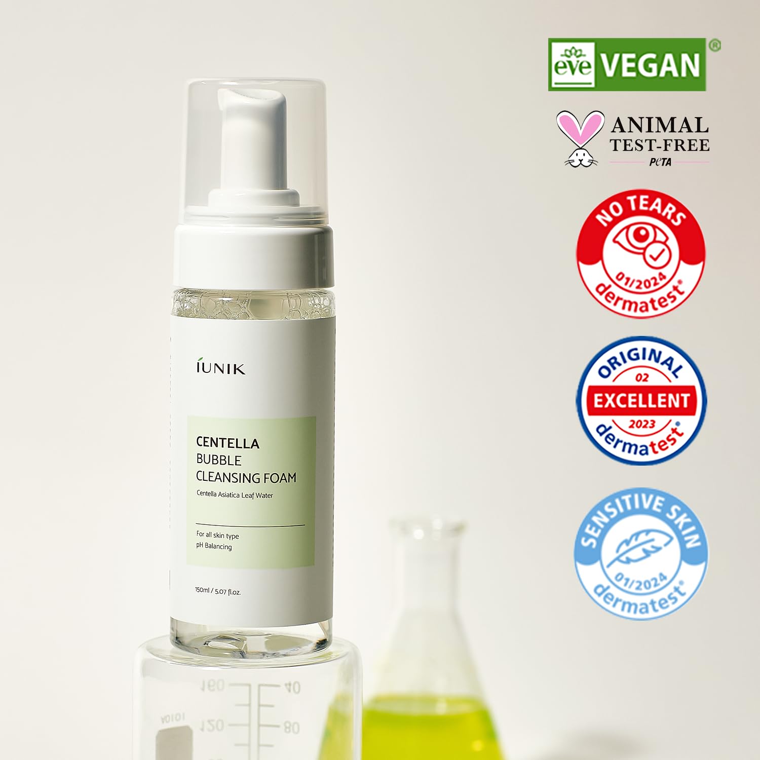 IUNIK Centella Bubble: etiqueta vegana y orgánica que destaca ingredientes naturales.