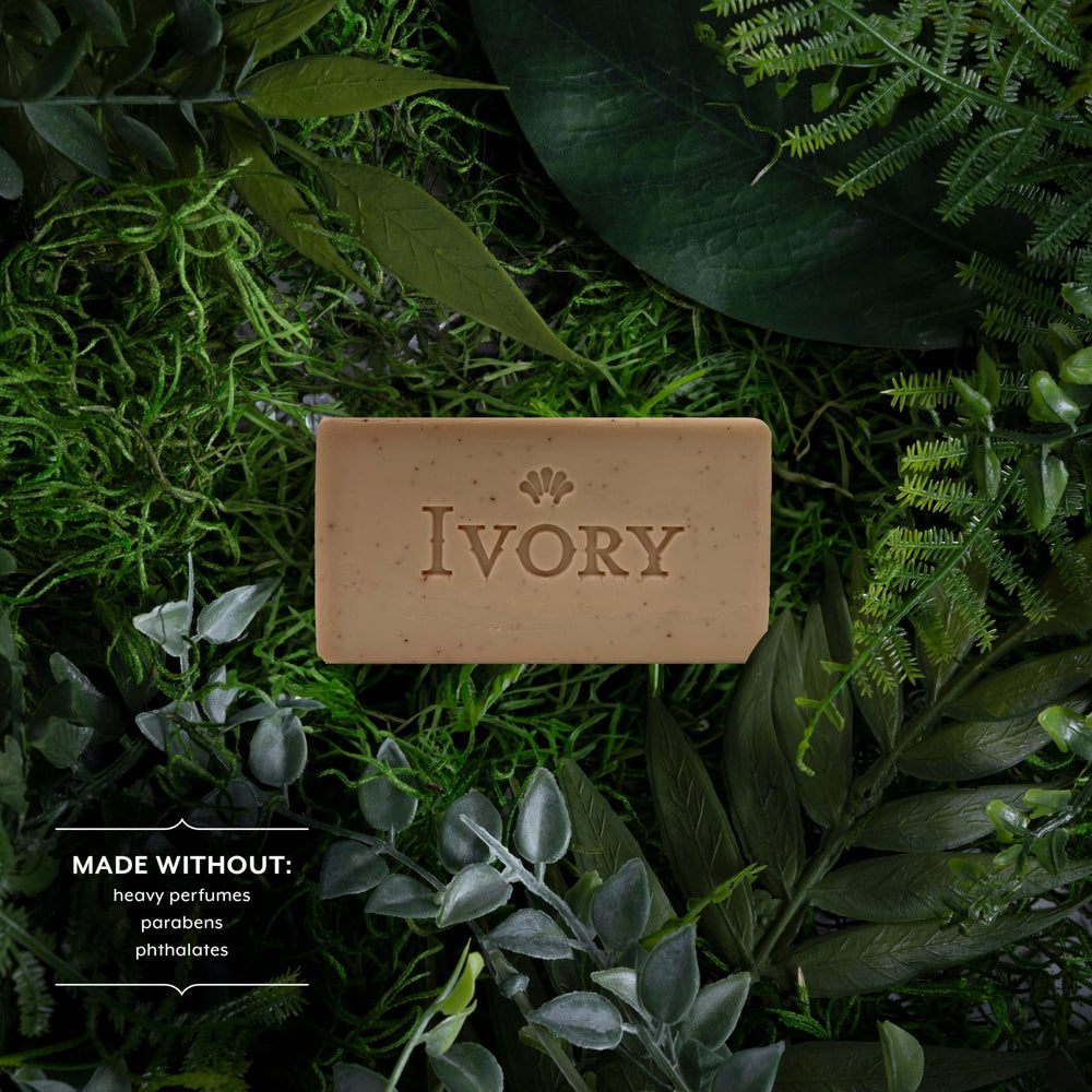 Ivory barra exfoliante con semillas de albaricoque para exfoliación suave.