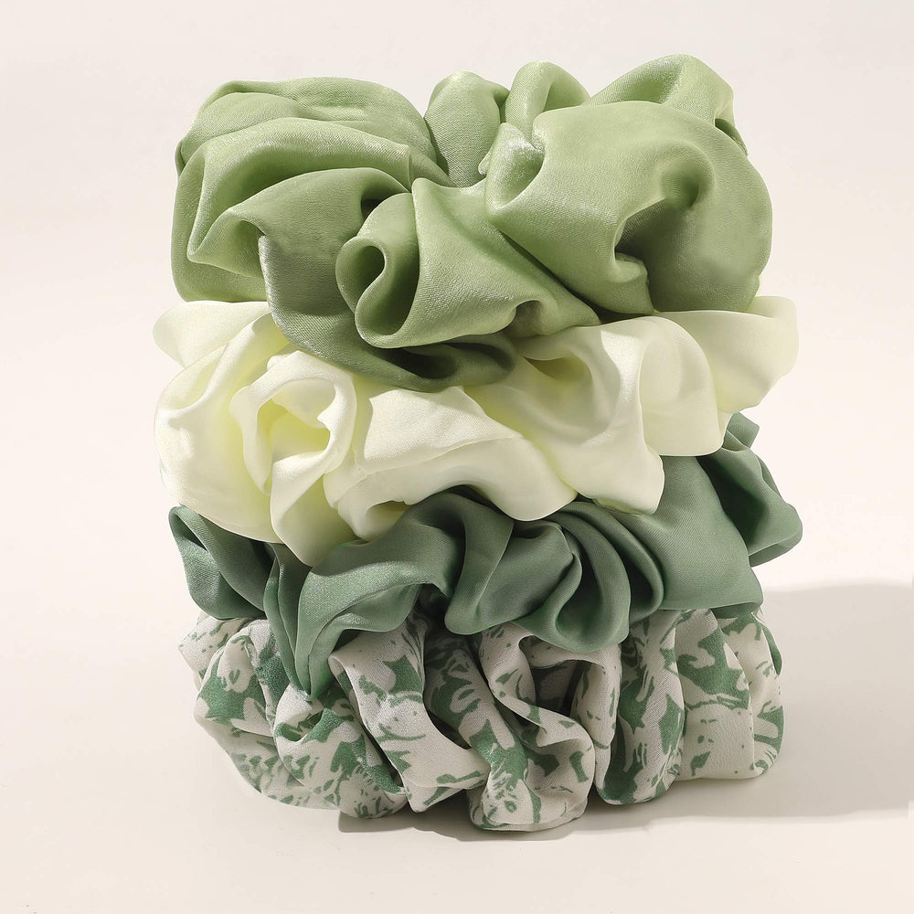Ivyu scrunchie seda grande verde usada como pulsera, accesorio cómodo