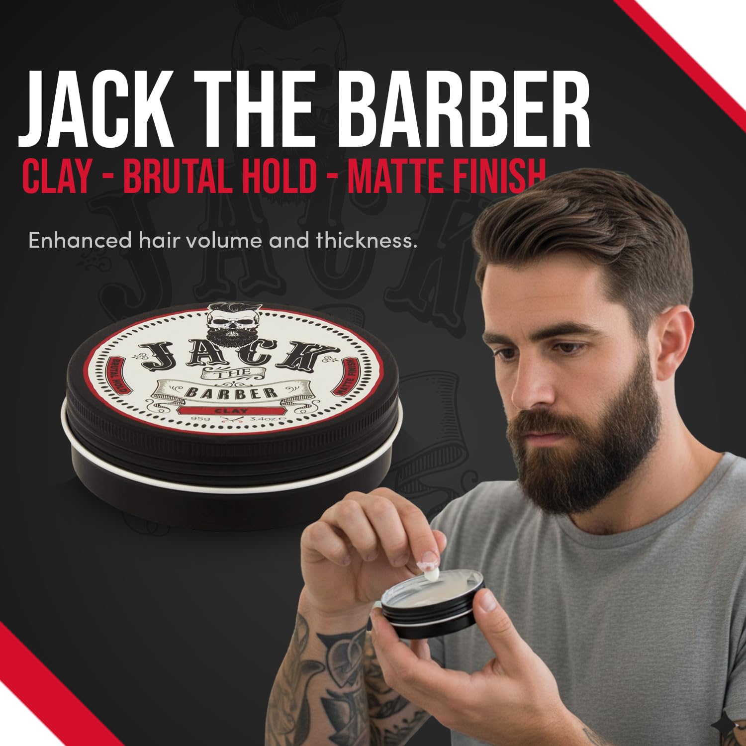 Jack The Barber aplica fácilmente la arcilla en la mano para peinar.