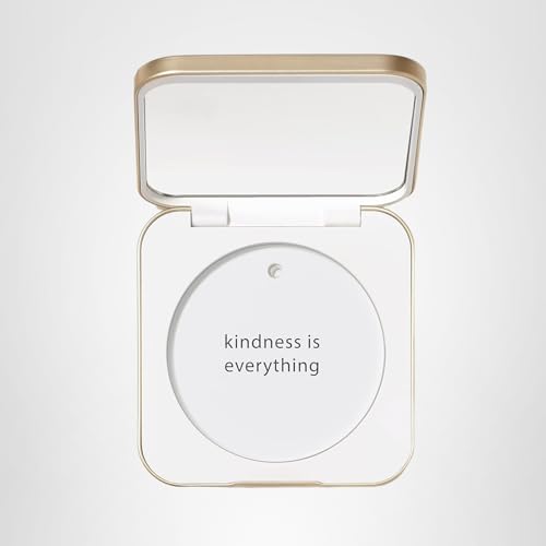 Compacto reutilizable Jane Iredale con recargas de polvos para uso diario.