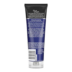 Aplicación del champú Blue Crush para cabello castaño con tono más frío.