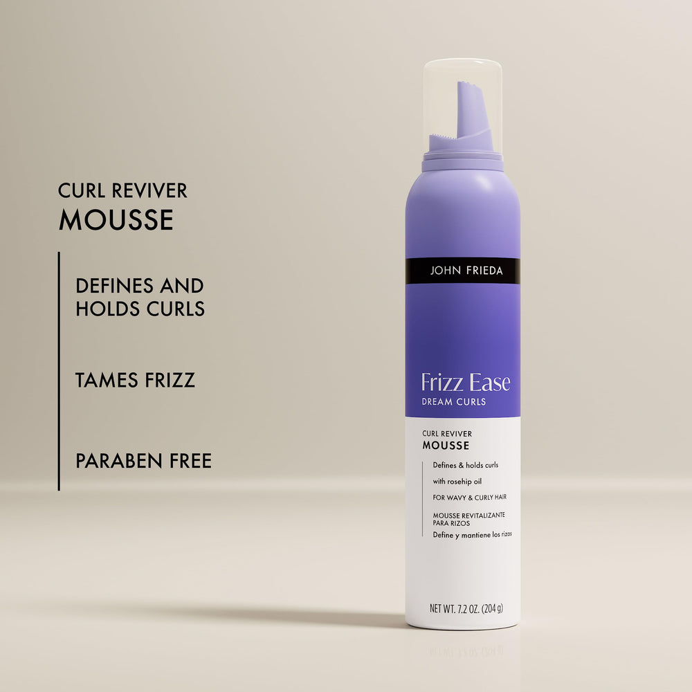 Textura ligera de Dream Curls Mousse sin peso en los rizos