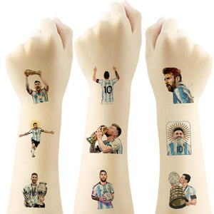 Tatuaje JSYAVG de fútbol Messi en el brazo, ideal para fiestas.