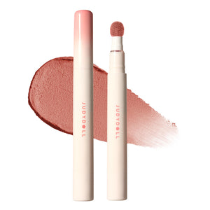 Judydoll Cushion Matte Toffee Peach aplicado para color duradero.