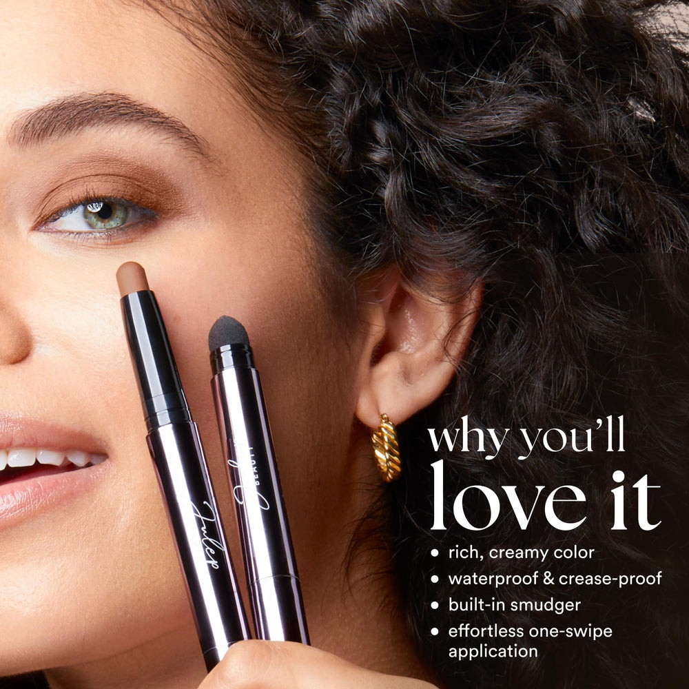 Julep 101 onix-negro-mate, textura cremosa que se transforma en polvo
