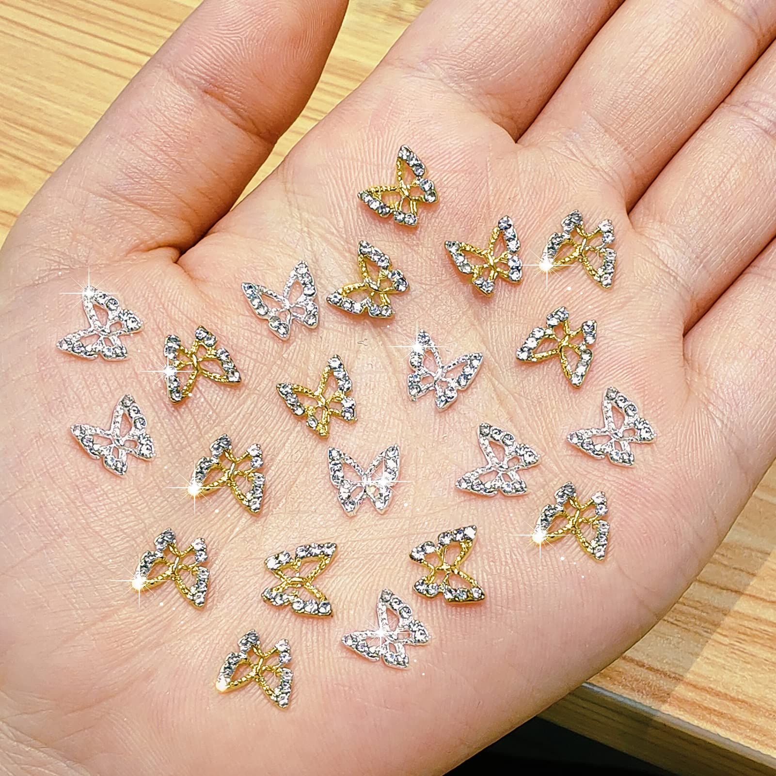 Juome Nail Charms aplicación fácil, ideal para diseños creativos.