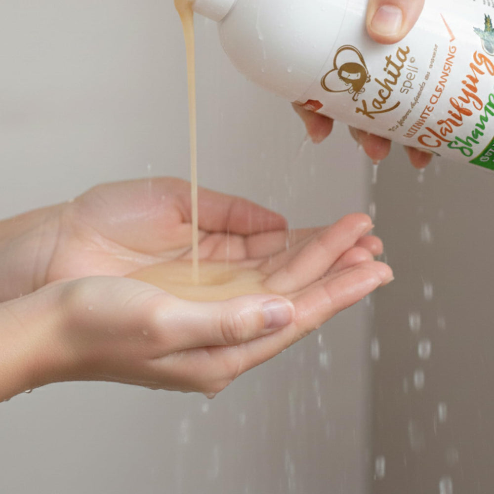 Kachita Spell Champú Clarificante, cabello limpio y ligero tras el enjuague.