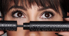Kat Von D Go Big o Go Home Trooper, brocha de fibras onduladas para cubrir cada pestaña