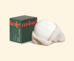 Kate McLeod Naked Stone: bálsamo sólido, textura suave para hidratación diaria de la piel