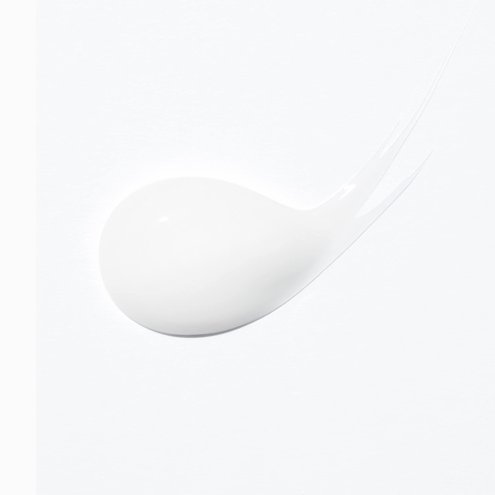 KÉRASTASE Curl Manifesto Gelee Curl Contour, rizos definidos y suaves al tacto.