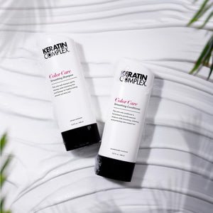 Keratin Complex Color Care Champú: botellas en primer plano, protege el color y hidrata el cabello