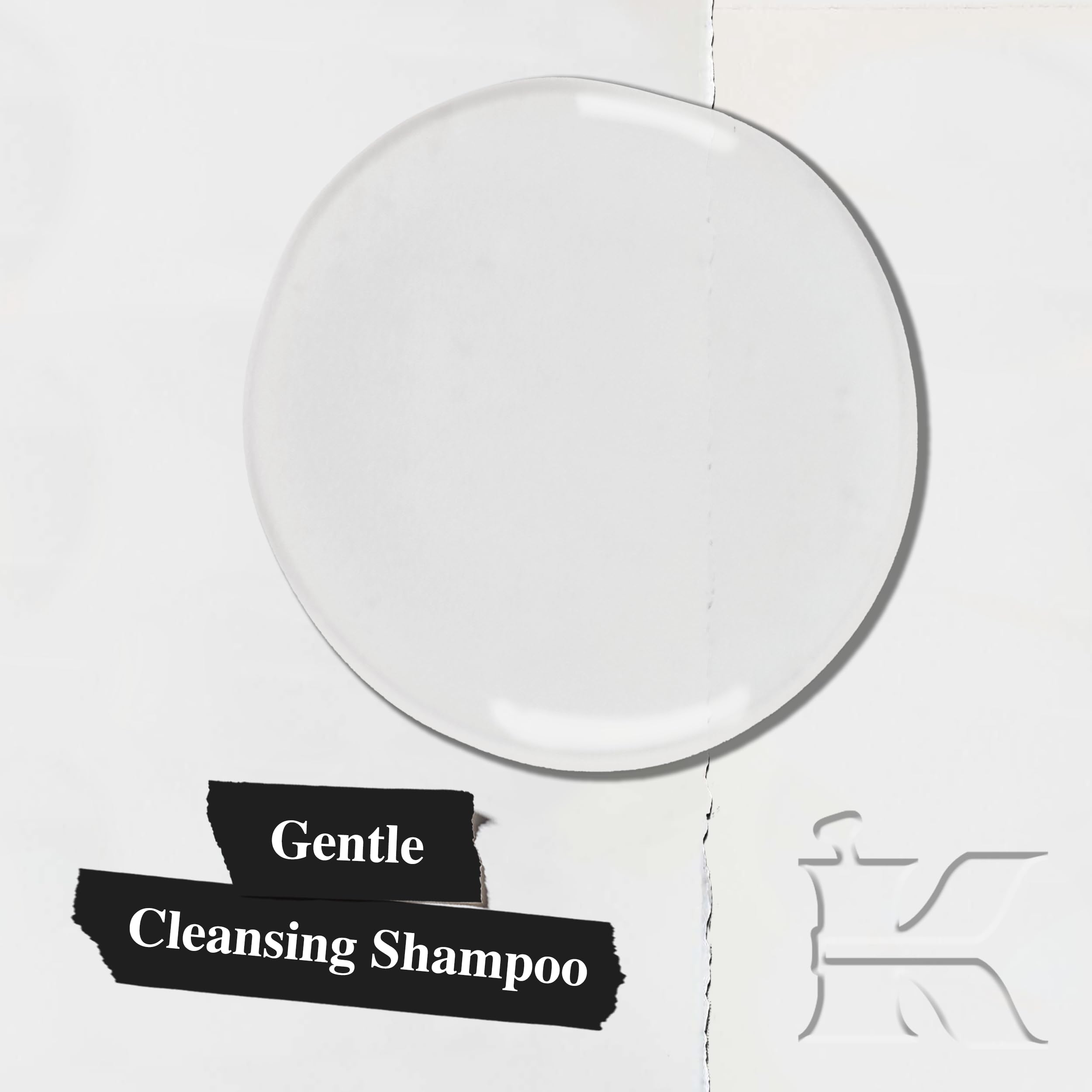Espuma cremosa de Kiehl's Amino Acid Shampoo durante la aplicación.
