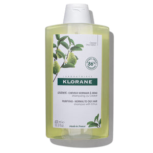 Klorane Champú Purificante con Cítricos limpia el cuero cabelludo y reduce la grasa.