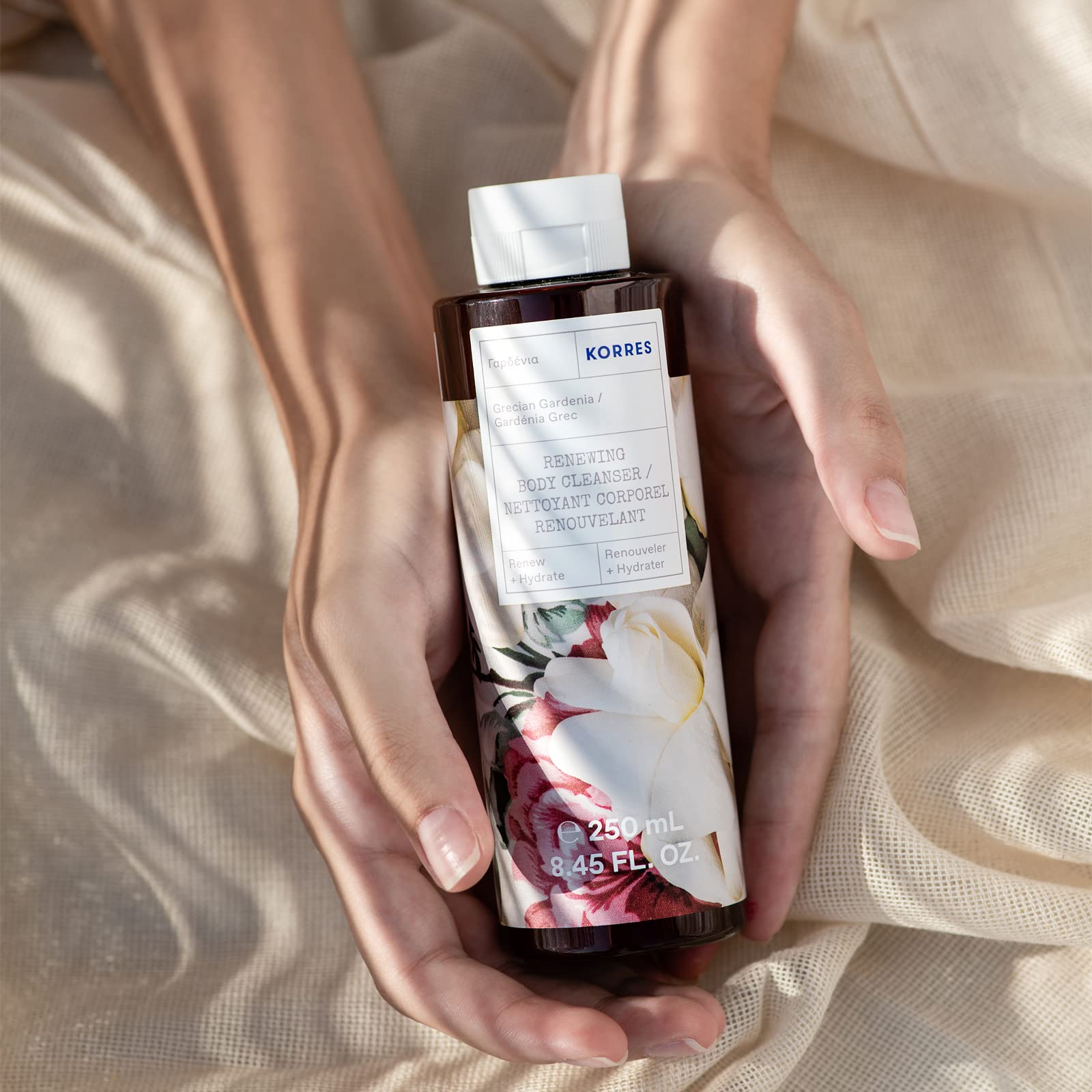 KORRES Grecian Gardenia: espuma de ducha cremosa, limpieza suave y hidratación para la piel.
