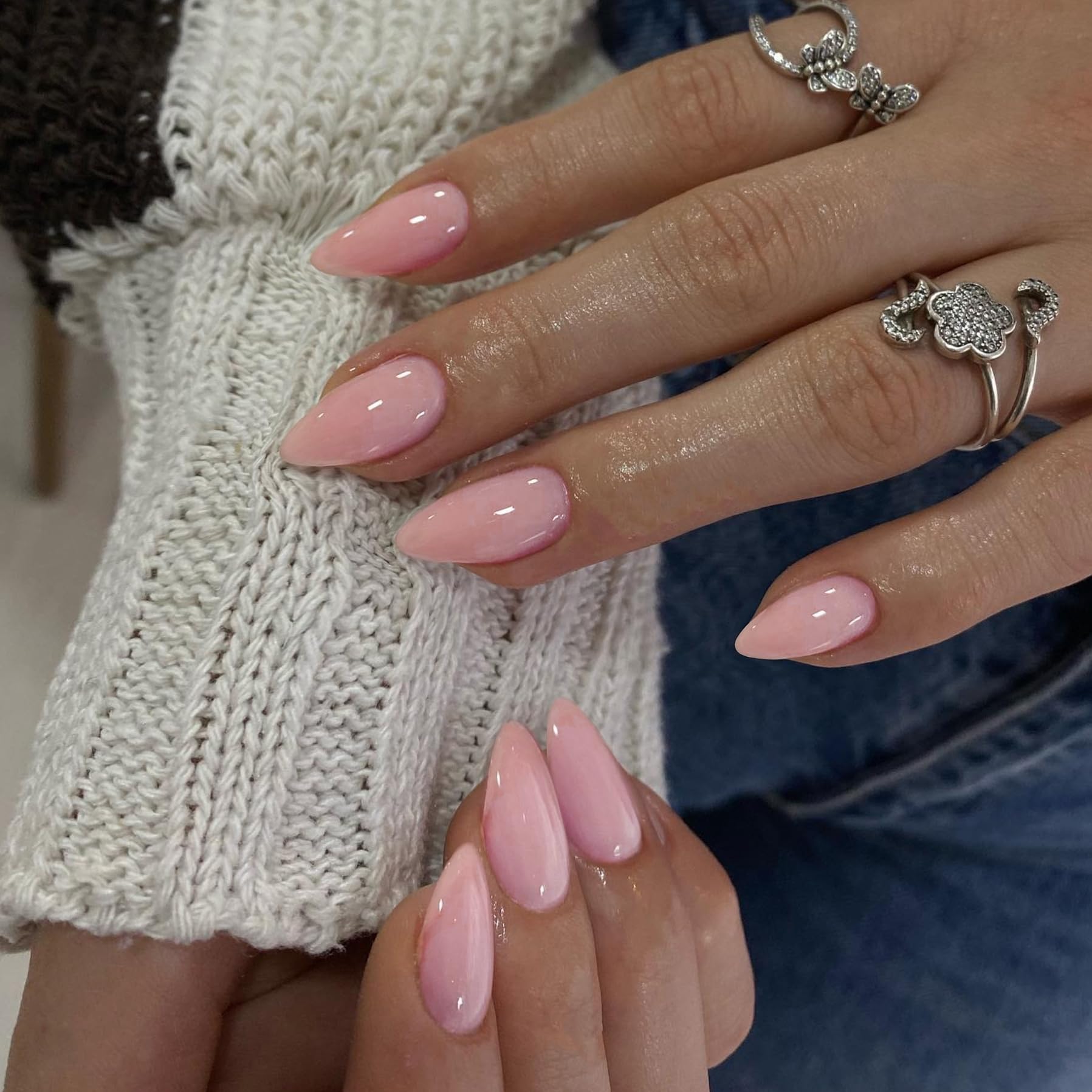 KQueenest uñas pegables rosa bebé, forma almendra corta, ideal para uso diario.
