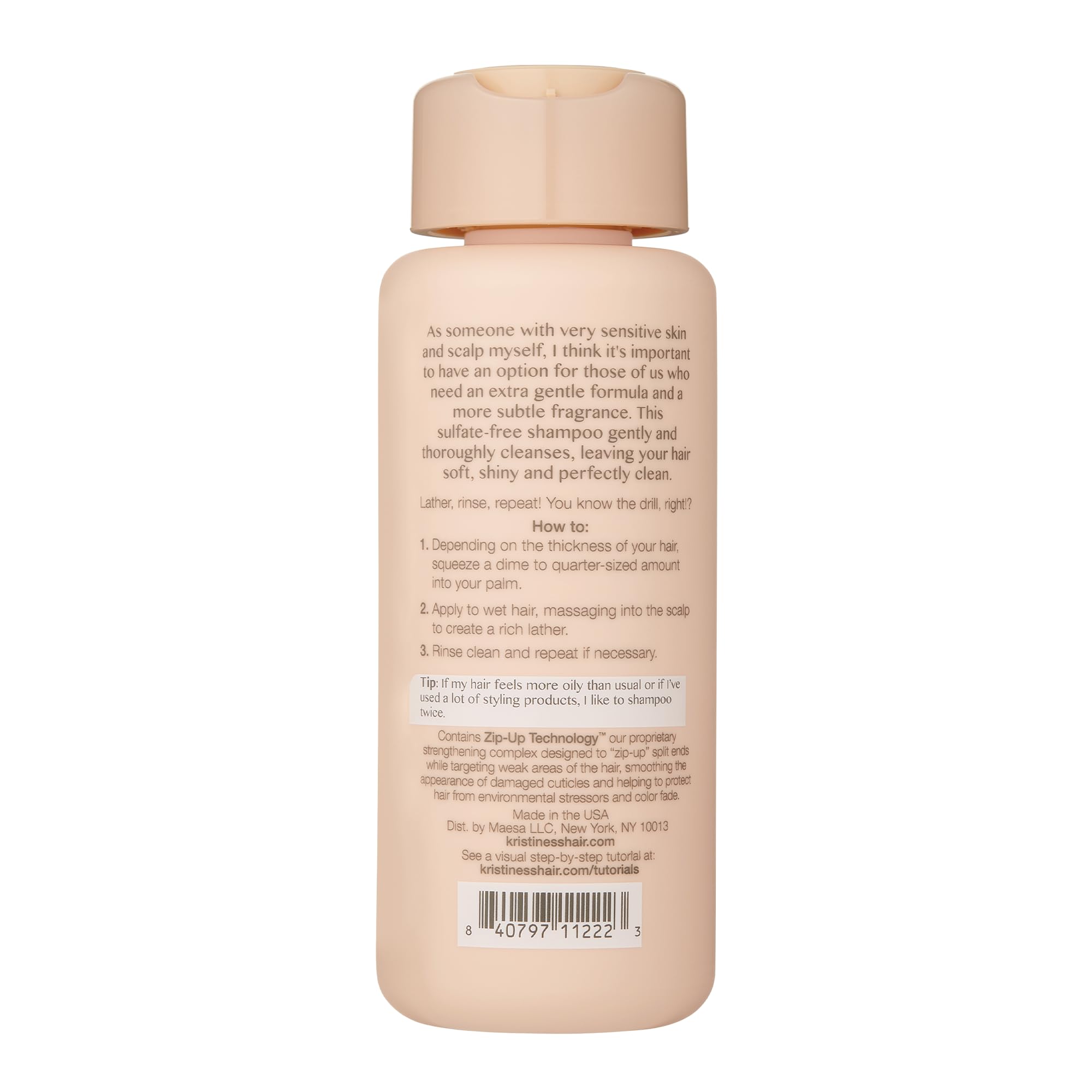 Shampoo Kristin Ess sin sulfatos: espuma suave en primer plano.