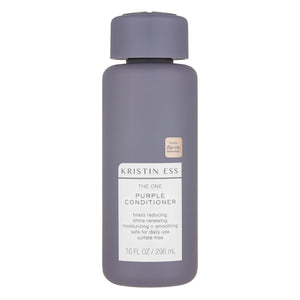 Kristin Ess The One Purple Conditioner en botella, ideal para cabello rubio y brillos suaves.