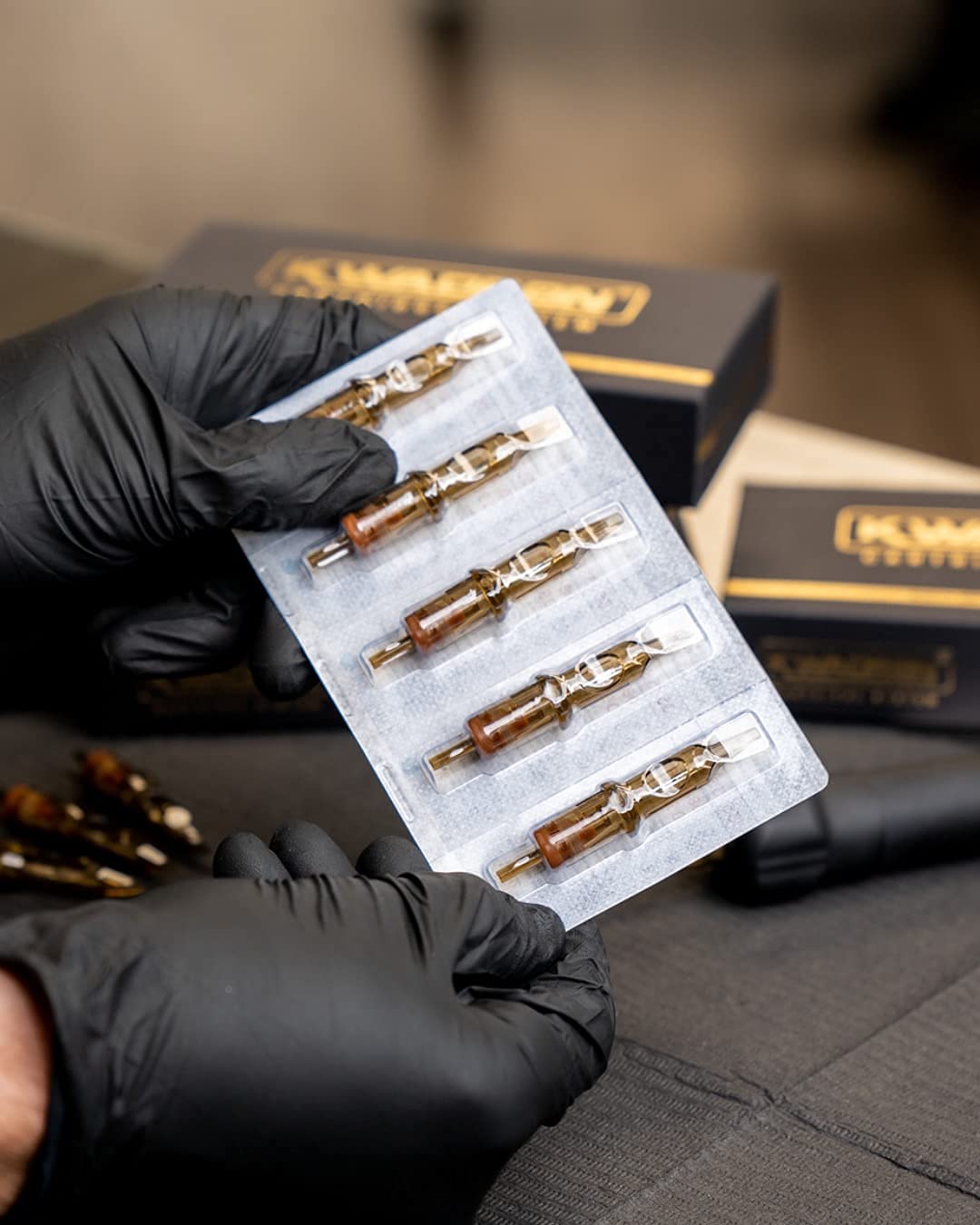 Kwadron proceso de tatuaje higiénico y preciso